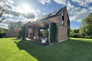 Życie w Architekturze 2025. Budynek mieszkalny dwulokalowy w Markach. Studio B37