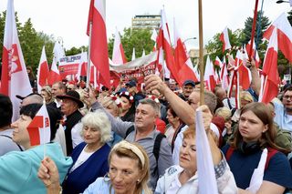Karol Nawrocki prezydentem. Tłumy pod Sejmem