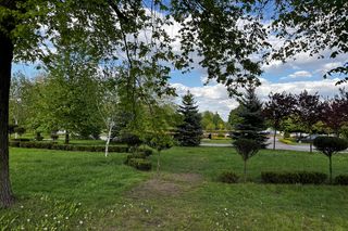   Ełk. Tłumy turystow odwiedzają to miasto. Jest największym na Mazurach