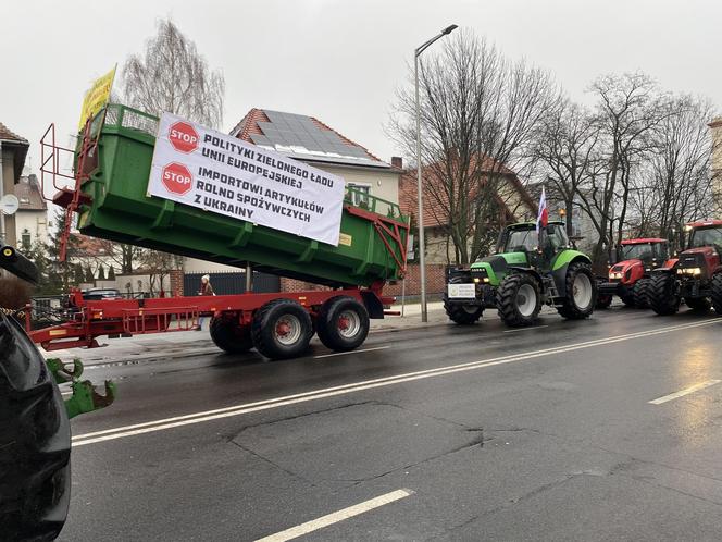 Strajk rolników w centrum Zielonej Góry. Przedsiębiorcy wyjechali na ulice 