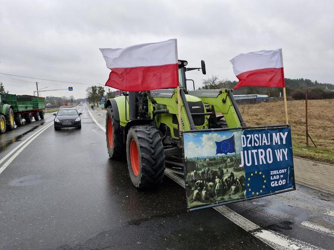 Rolnicy nie przepuścili chorego na serce dziennikarza przez blokadę