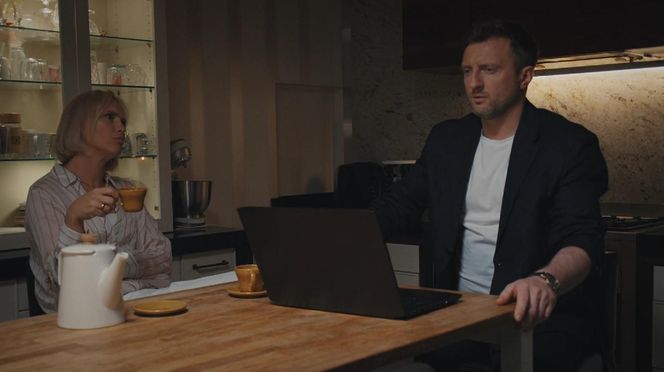 M jak miłość odc. 1883. Dorota (Iwona Rejzner), Bartek (Arkadiusz Smoleński)