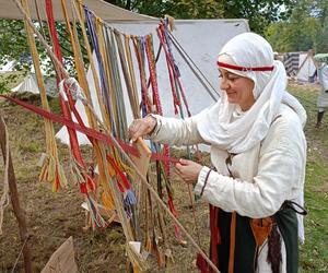 Odbywający się w Mrozach Festyn Archeologiczny to wydarzenie, które z roku na rok przyciąga coraz więcej umieszkańców regionu i turystów