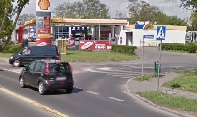 Przejście dla pieszych na skrzyżowaniu ulic Derdowskiego i Świerczewskiej (2017 r.)