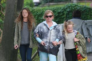 1PUBBL_KATARZYNA FIGURA Z CÓRKAMI