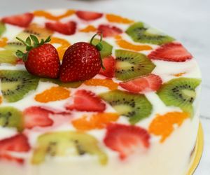 Owoce układam w formie i zalewam tą masą. Ten obłędny deser zawsze się sprawdza 