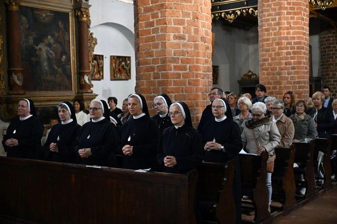 Pożegnanie sióstr elżbietanek w Tucznie