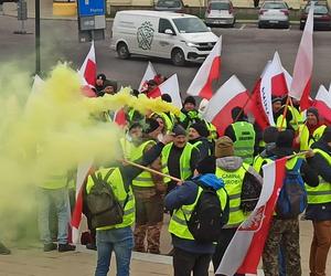 Rolnicy w Lublinie rozpoczęli przemarsz. Mamy zdjęcia!