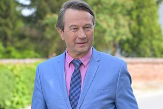 Pierwsza miłość, odcinek 4039: Wójt Nowosiółek (Piotr Cyrwus) 