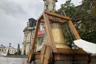 Replika dzwonu Zygmunt w Nowym Sączu