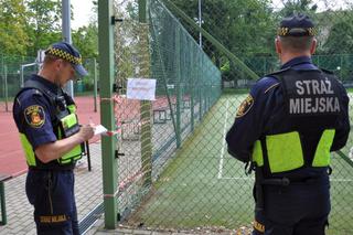 Trwają kontrole strażników miejskich przy warszawskich szkołach