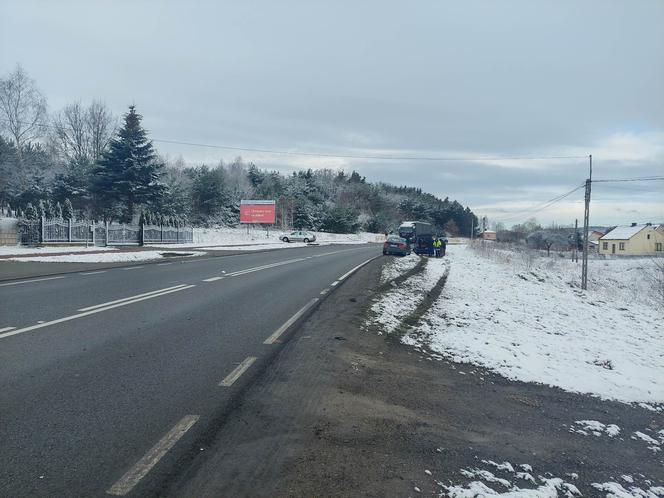 W Kuczowie ciężarówka zderzyła się z autem osobowym