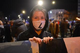 Protest kobiet przeciwko wyrokowi Trybunału Konstysucyjnego w sprawie zakazu aborcji