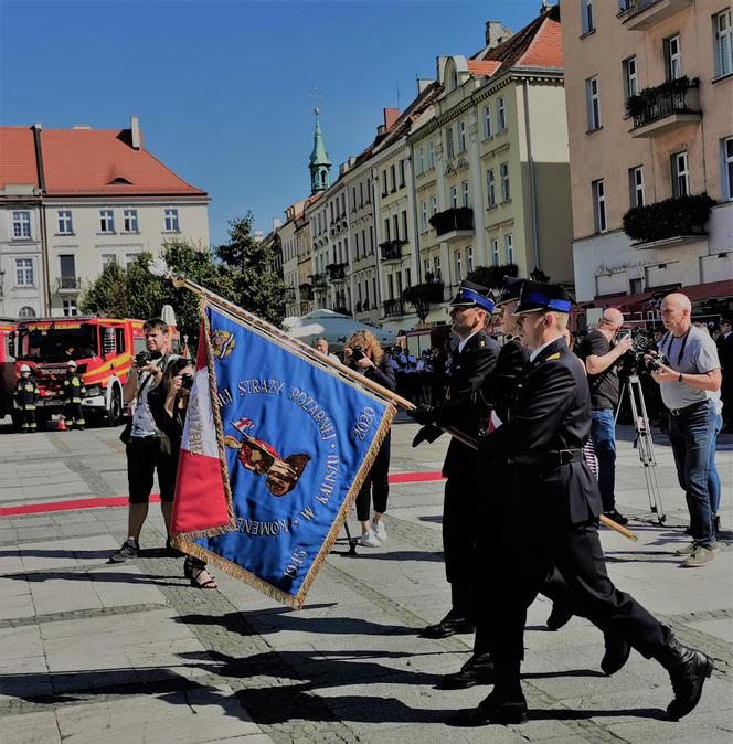 Uroczystość nadania sztandaru Komendzie Miejskiej Państwowej Straży Pożarnej w Kaliszu