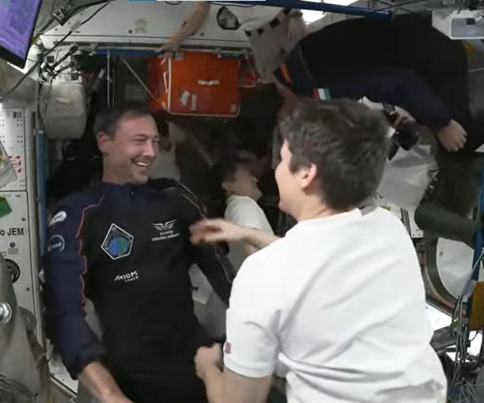 Sławosz Uznański-Wiśniewski już na pokładzie IS!  Oglądaj jak polski astronauta wchodzi na pokład stacji kosmicznej [LIVE]