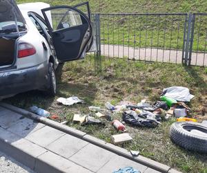 Trzy auta zderzyły się na Wale Miedzeszyńskim w Warszawie. Kierująca peugeotem była pijana. Trzy osoby w szpitalu