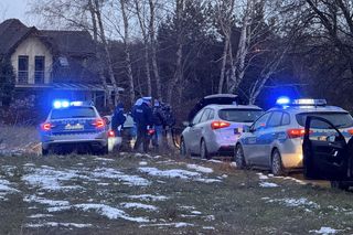 Policyjny pościg ulicami Warszawy! Kierowca zwiał aż do Marek i utknął w błocie