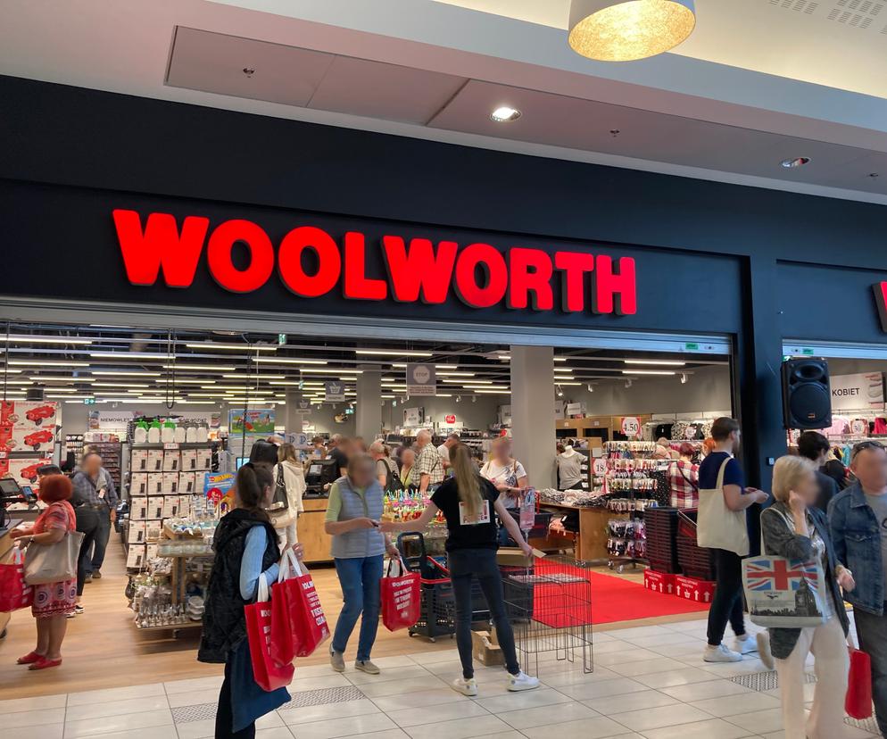 Nowy sklep Woolworth w Warszawie otwarty