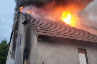 Tragiczny pożar w Dąbrowie Wielkiej. Nie żyją trzy osoby