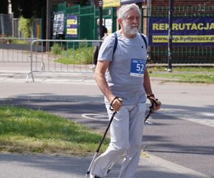 Seniorzy w Bydgoszczy pokazali moc! Blisko setka na starcie pierwszego Biegu Seniora