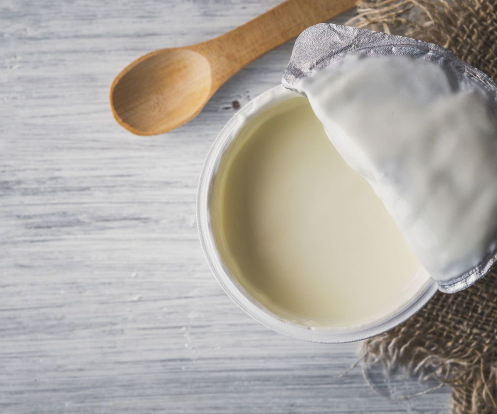 Jogurt naturalny - właściwości, kalorie, rodzaje. Dlaczego warto jeśc jogurty?