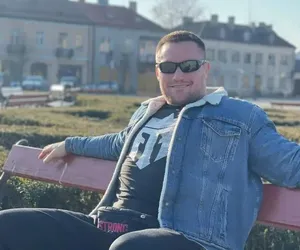 Krzysztof Radzikowski z Gogglebox TTV potwornie się rozsierdził! Chwycił za telefon i wypalił, nie może tego zrozumieć