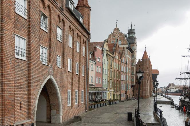 Gdańsk: Jest krok w stronę modernizacji pobrzeża Motławy. Podpisano umowę na projekt przebudowy Długiego i Rybackiego Pobrzeża