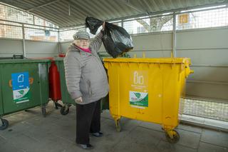 Nowe opłaty za śmieci w Warszawie 2022. Sprawdź, ile zyskasz lub stracisz