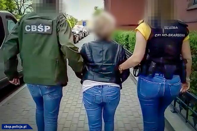 Bydgoszcz: CBŚP i KAS rozbiły grupę oszustów! Zatrzymano aż 12 osób