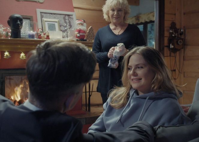 M jak miłość odc. 1855. Anita (Melania Grzesiewicz), jej matka - Anna Lerman (Dorota Kamińska), Kamil (Marcin Bosak)