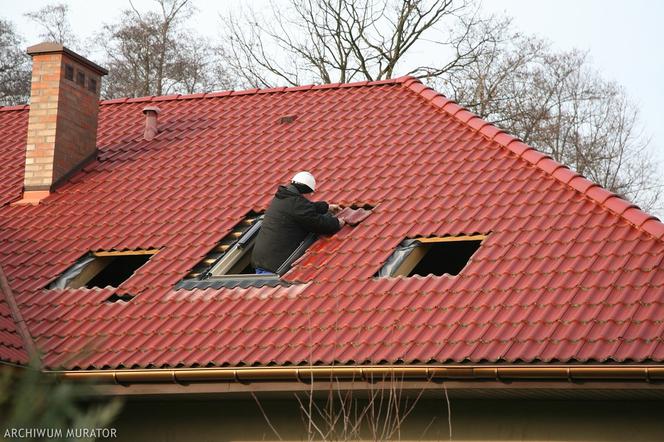 wymiana starych okien dachowych