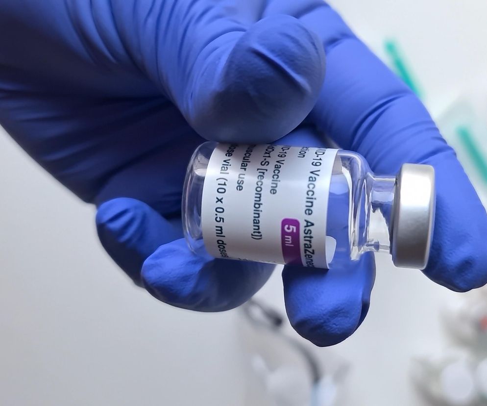 Po szczepieniu przeciw COVID-19 zapadła w śpiączkę. Teraz pozywa firmę AstraZeneca