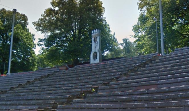 "Kompozycja z metalu" autorstwa Mieczysława Weltera w Teatrze Letnim w Szczecinie