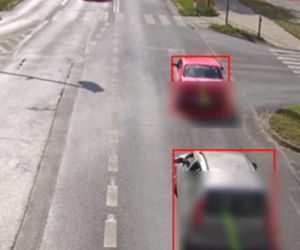 Sieradz. Nietrzeźwa 32-latka prowadziła auto. Siedziała na leżącym mężczyźnie [ZDJĘCIA].