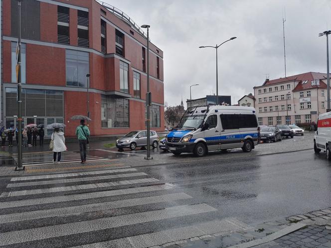 Homofobus w Opolu. Auto zatrzymane z centrum miasta!