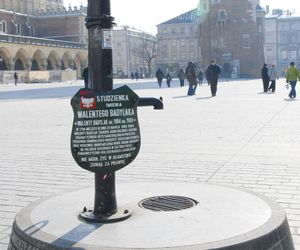 45 lat temu Walenty Badylak dokonał samospalenia na Rynku Głównym w Krakowie. Protestował przeciwko zakłamywaniu prawdy o zbrodni katyńskiej