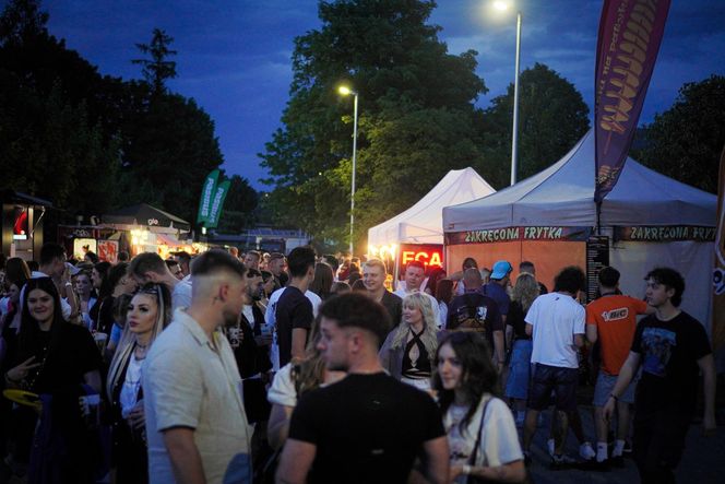 Juwenalia Podbeskidzia 2025. Studenci zaczęli świętowanie. Imprezę rozkręcili Smolasty i Sobel