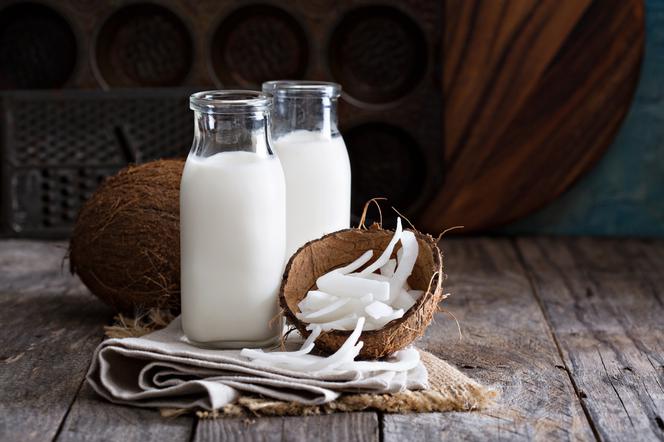 Mleko kokosowe - jakie ma właściwości zdrowotne? Jak je przygotować?