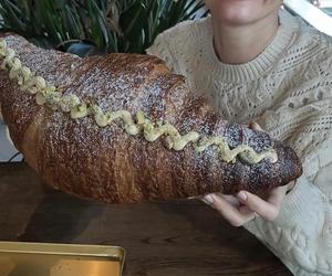 Gigantyczny croissant w Gdańsku