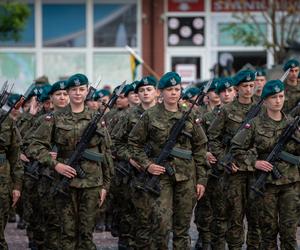 Kobiety w Wojsku Polskim. Polki chętnie odbywają dobrowolną zasadniczą służbę wojskową