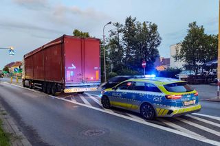 Pijany i bez prawa jazdy pędził przez miasto ciężarówką. Ledwo trzymał się na nogach