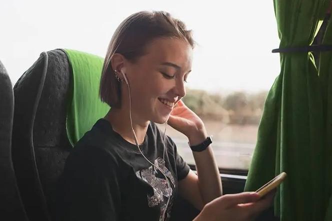 FlixBus i Shopee łączą siły – rusza wakacyjna promocja na podróże i zakupy