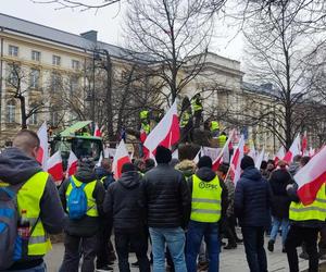 Wielki protest 200 tys. rolników w Warszawie. Strajkujący zablokują ruch. Mapa utrudnień i trasa