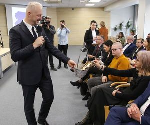 Wojewoda i różdżki.