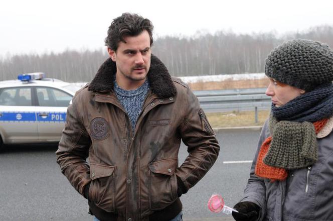 KOMISARZ ALEX 3 sezon. Michał Orlicz (Antoni Pawlicki), Lucyna (Magdalena Walach)