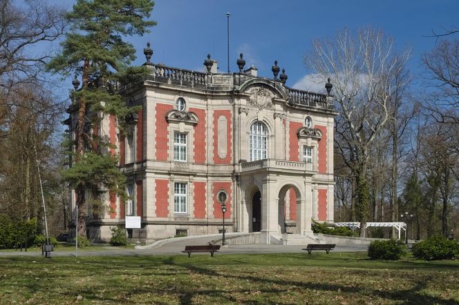 Pałac Kawalera w parku w Świerklańcu