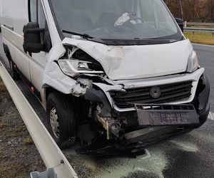 Zderzenie dwóch busów na S5 koło Wilkowic. Jedna osoba poszkodowana