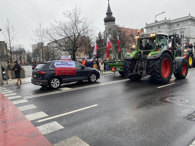 Strajk rolników w centrum Zielonej Góry. Przedsiębiorcy wyjechali na ulice 