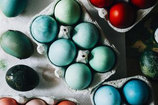 Naturalne barwniki do jajek