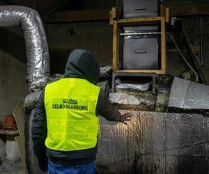 KAS zlikwidowała bimbrownię w gminie Mońki. 28-latek usłyszał zarzuty